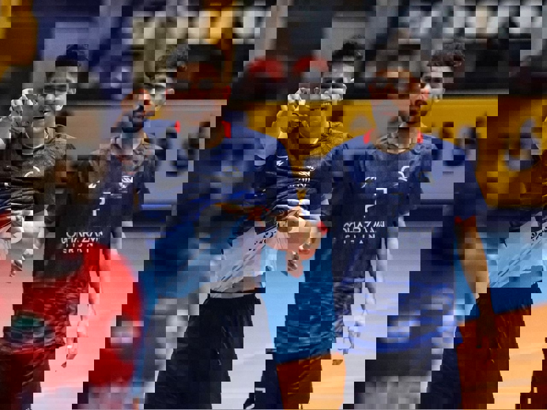2142832