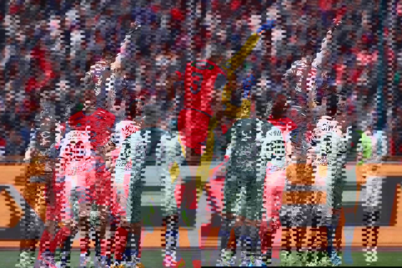 ماجراهای پرسپولیس - تراکتور به مجلس کشید!