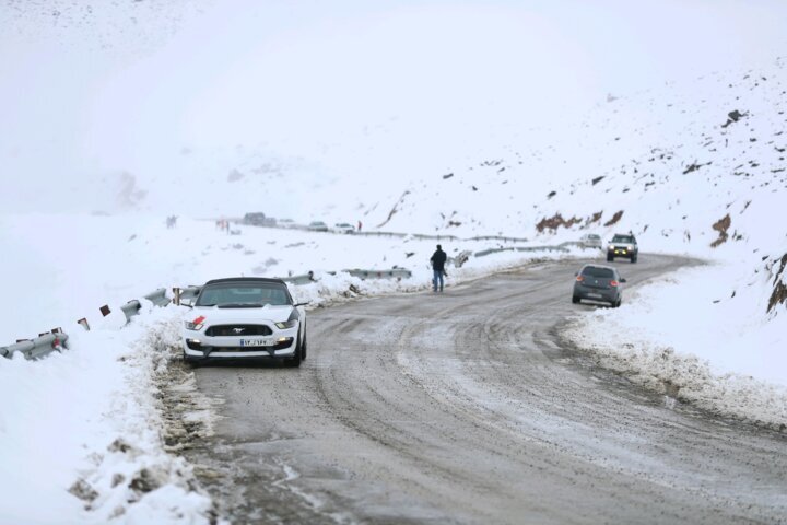 بارش برف و باران در جاده‌های ۱۱ استان