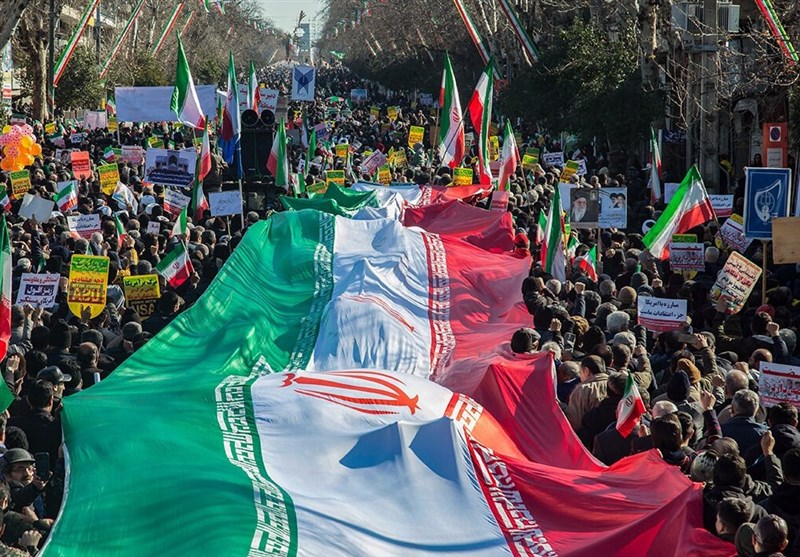 برپایی دهکده اقوام در مسیر راهپیمایی 22 بهمن تهران