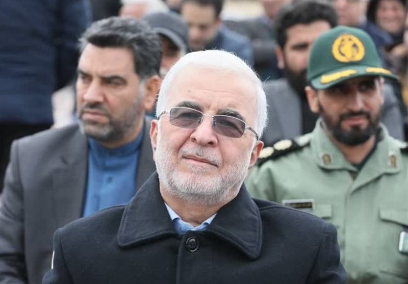 تامین 1000 مگاوات برق خورشیدی در تابستان آینده 1404