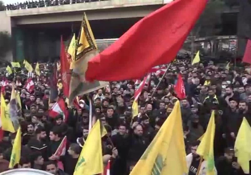 تظاهرات مسالمت‌آمیز لبنانی‌ها در جاده فرودگاه بیروت