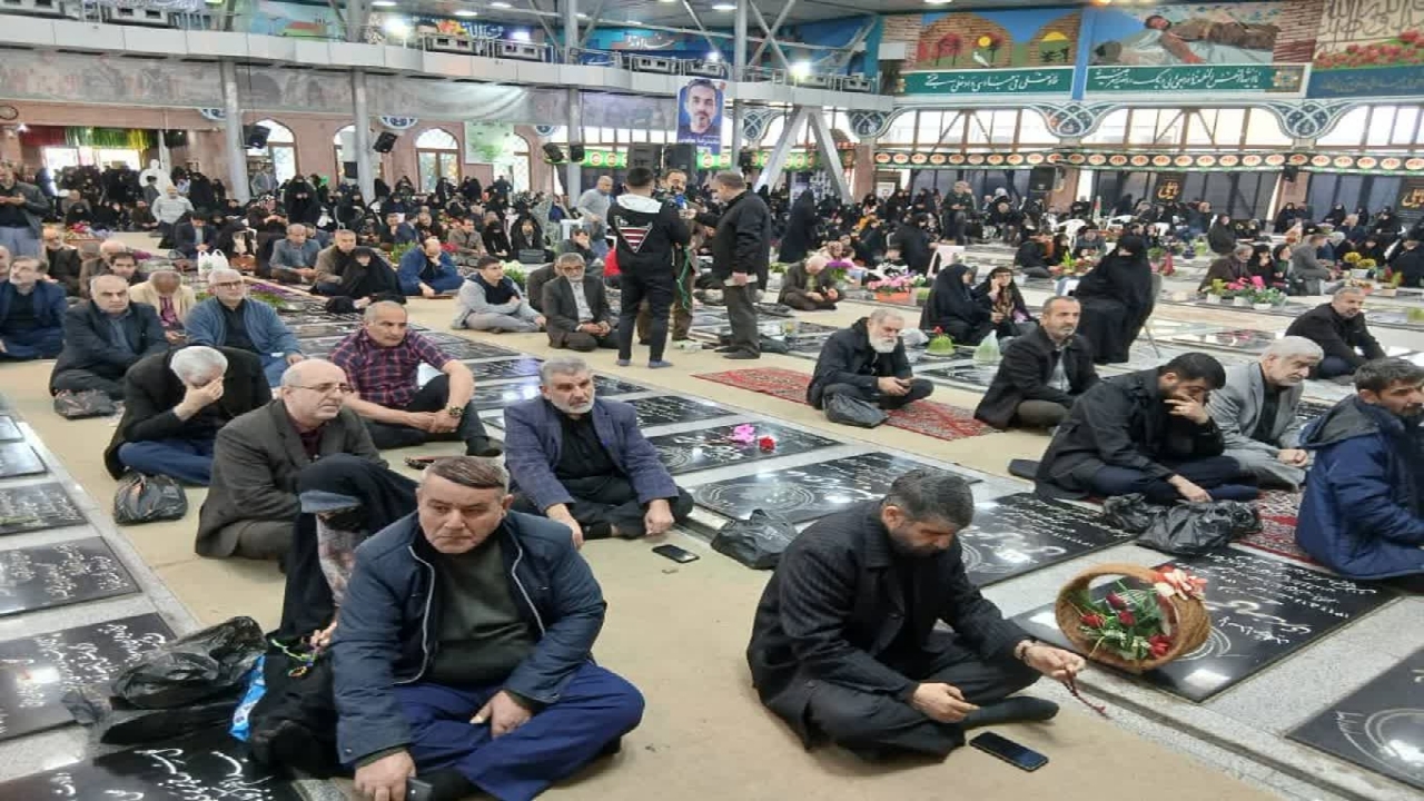 مراسم معنوی تحویل سال نو در گلزار های شهدای گیلان برگزار شد+عکس