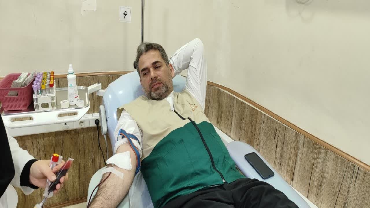 اهداء خون خادم‌یاران رضوی گیلان به حادثه‌دیدگان بندرعباس+ تصاویر