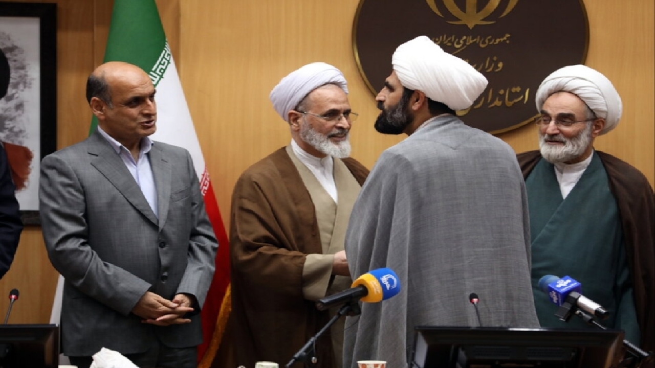 مراسم تکریم و معارفه مدیر حوزه علمیه گیلان+ عکس