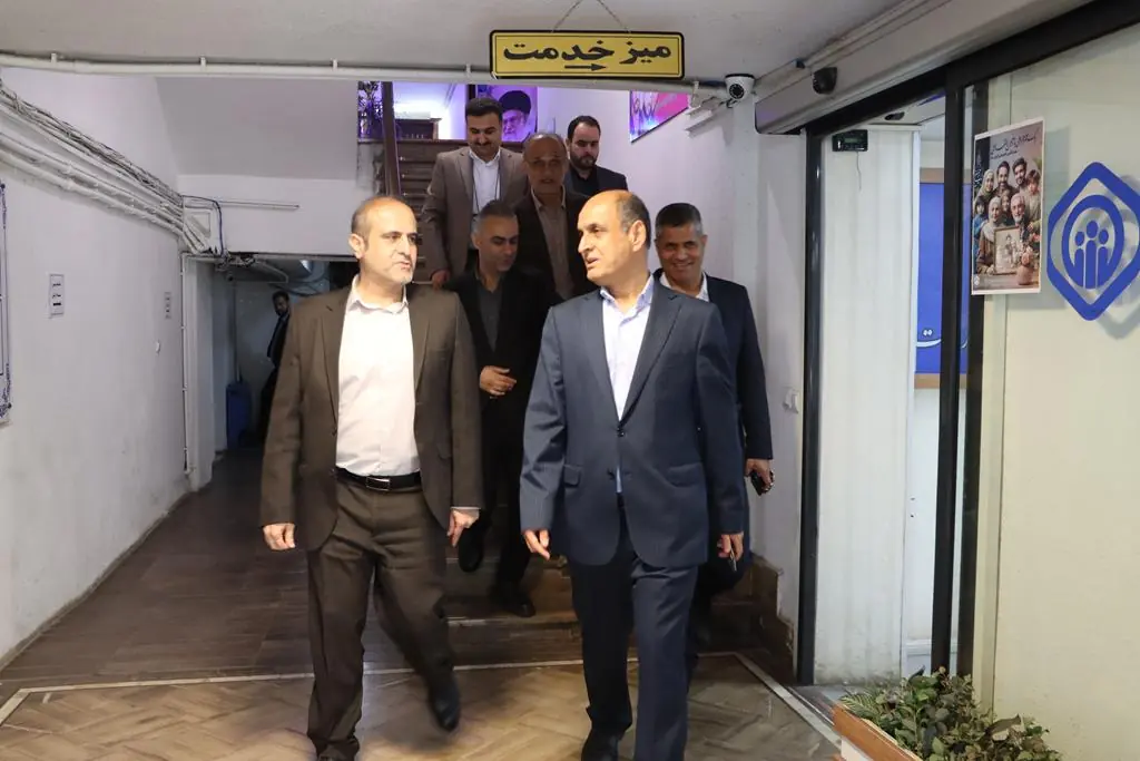 دکتر حق شناس استاندار گیلان از اداره کل تامین اجتماعی استان بازدید نمود.