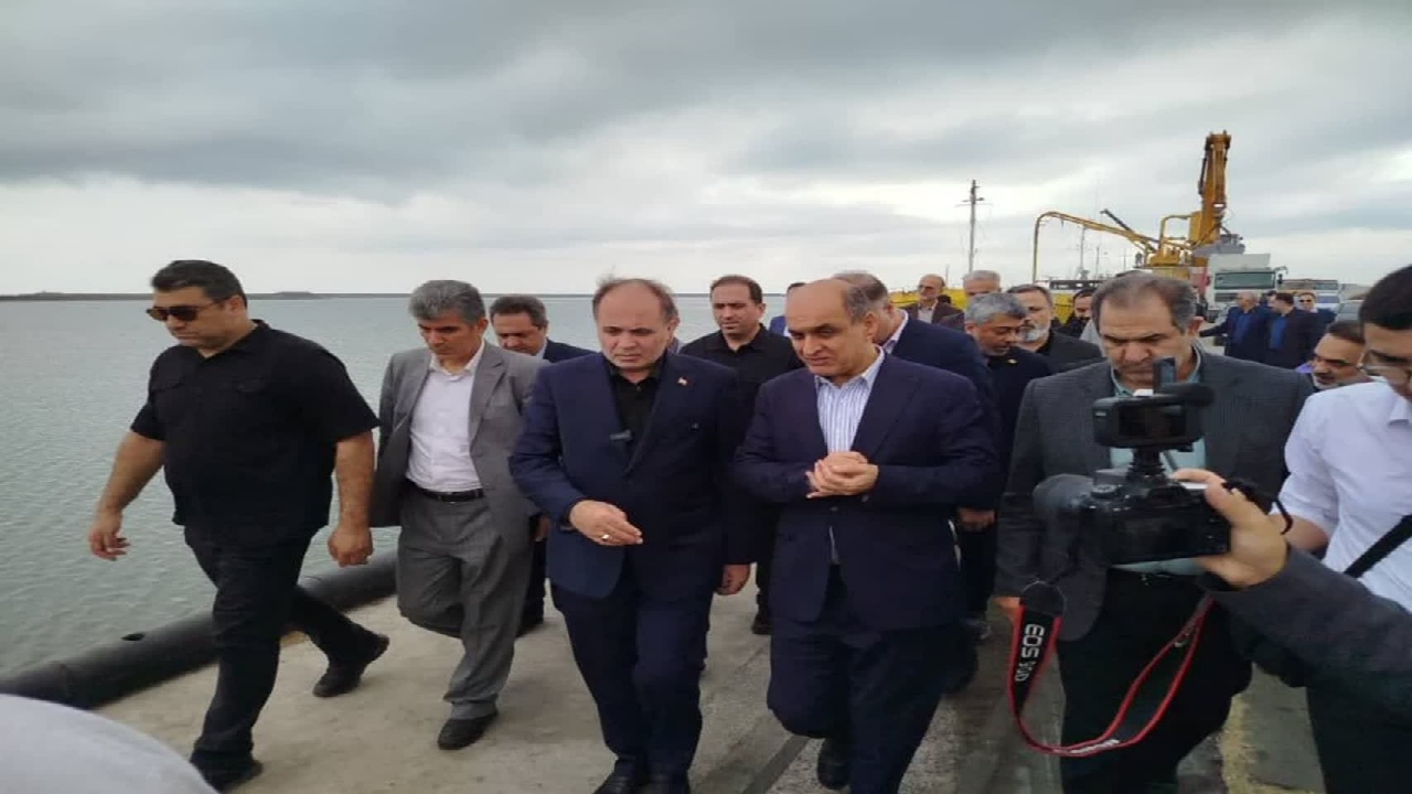 بازدید وزیر جهاد کشاورزی از اسکله بندر کاسپین