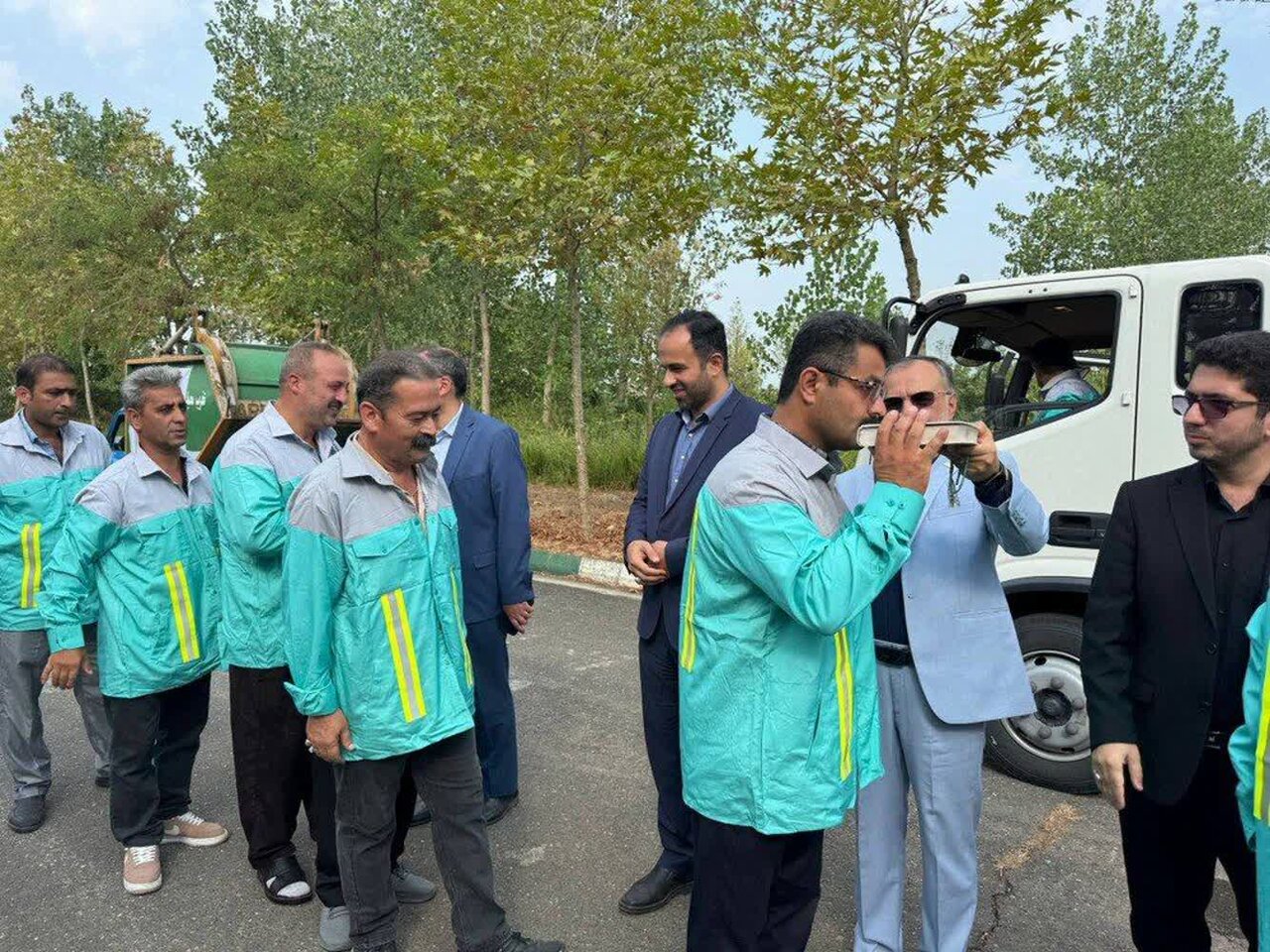 بدرقه کاروان خودرویی موکب «خدام‌العتره» شهرداری رشت برای خدمات به زائرین اربعین