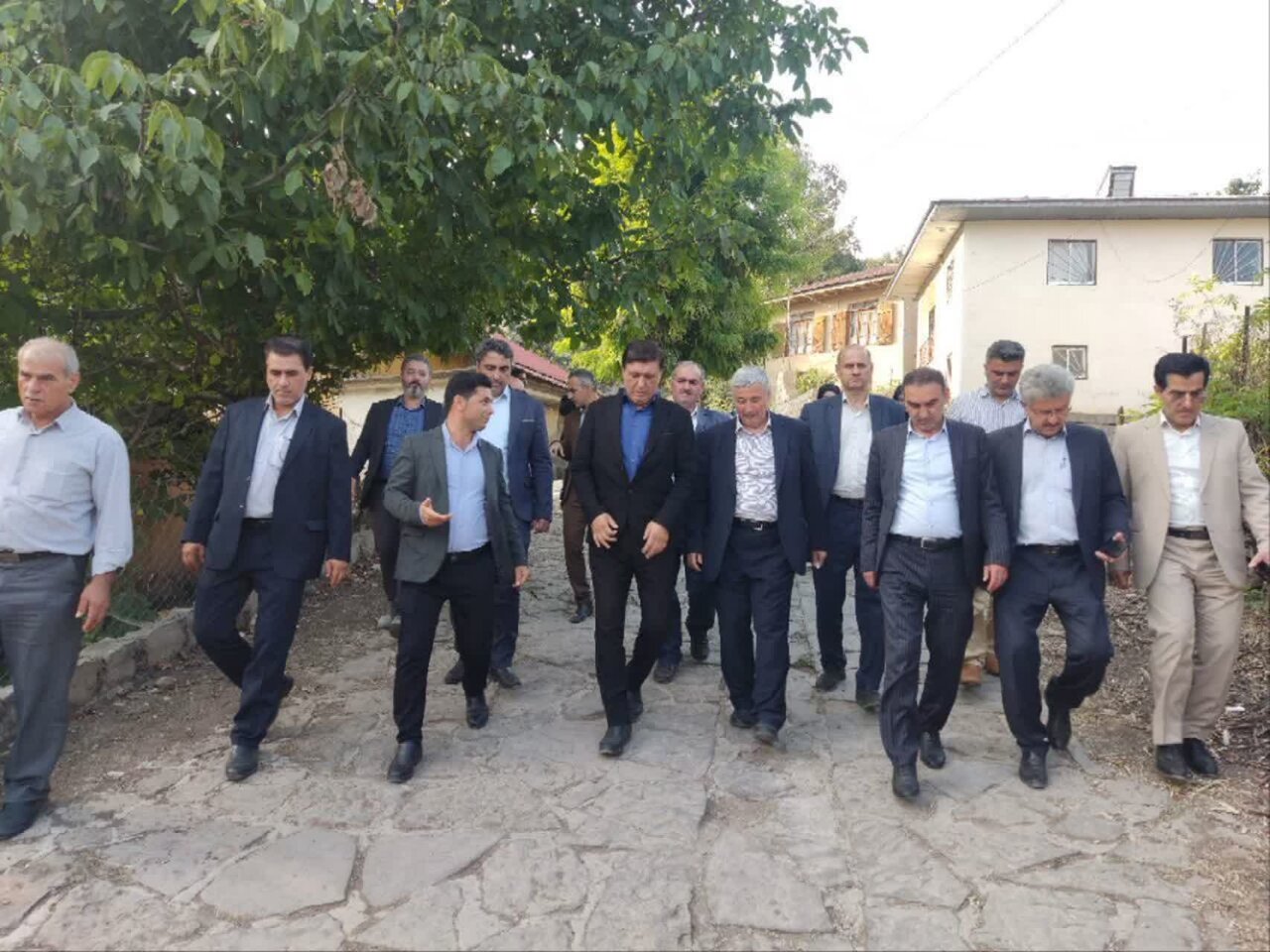بر اهمیت حمایت از توسعه زیرساخت‌های روستایی در جذب گردشگر در روستاها تأکید نمود