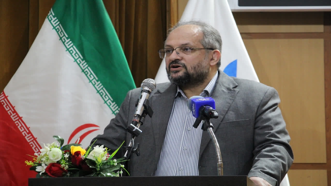 دانشگاهیان سفیران زبان ادبیات فارسی باشند