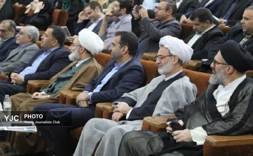 تجلیل از برگزیدگان دومین جشنواره سراسری شعر و داستان دانشگاه آزاد اسلامی در رشت + تصاویر
