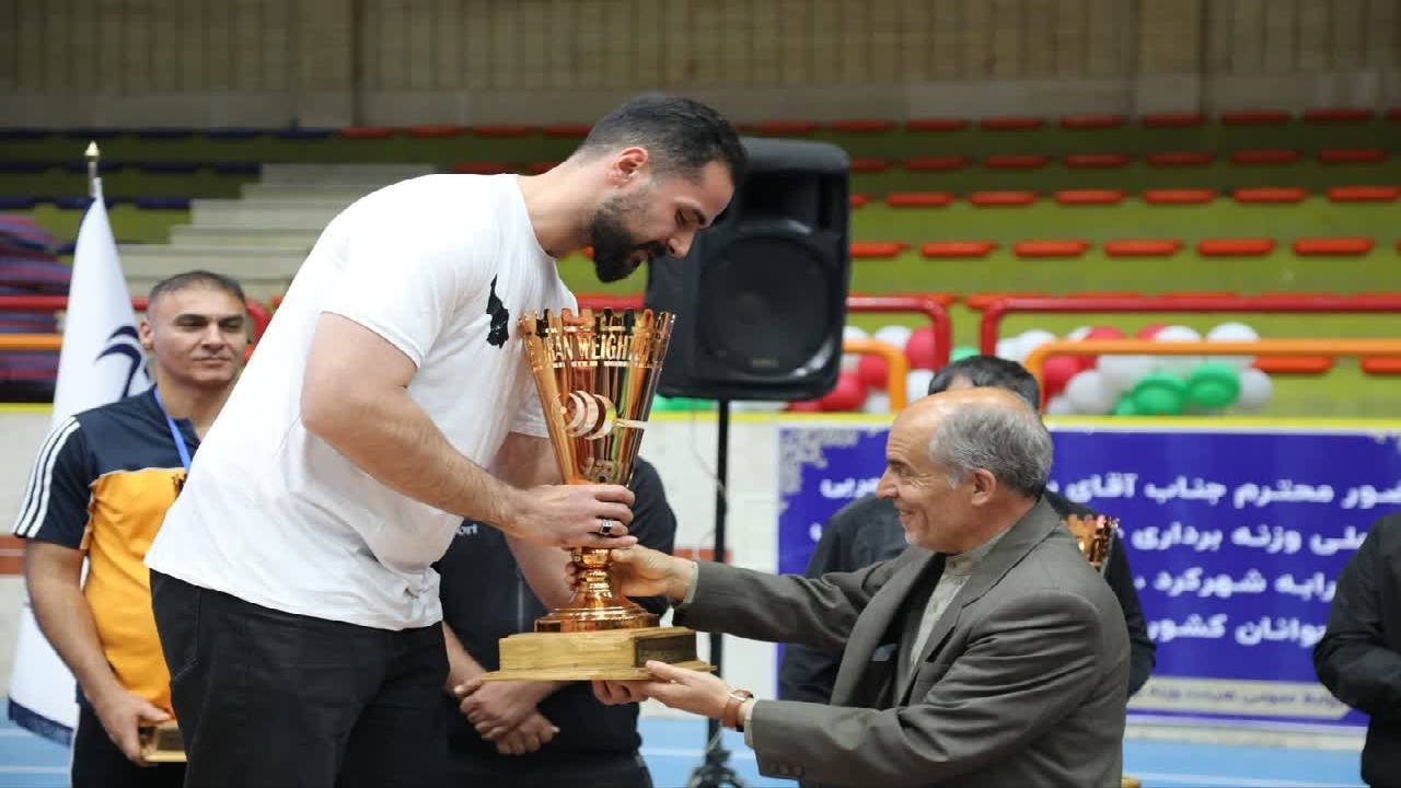 کسب مقام سوم تیم وزنه‌برداری گیلان در مسابقات قهرمانی جوانان کشور