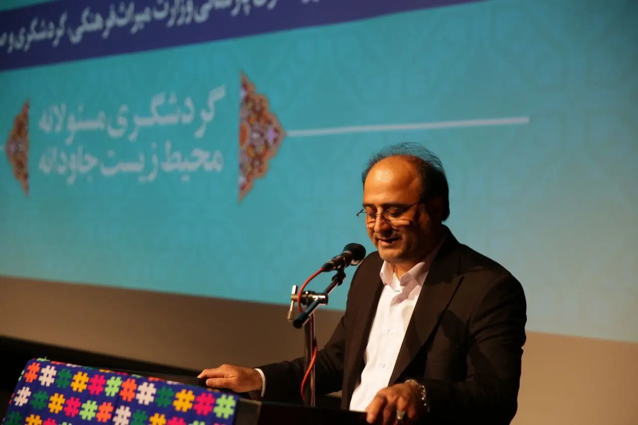 آیین باشکوه تجلیل از خادمان گردشگری گیلان برگزار شد