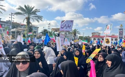 طنین استکبار ستیزی مردم گیلان در راهپیمایی ۱۳ آبان+ تصاویر طنین استکبار ستیزی مردم گیلان در راهپیمایی ۱۳ آبان+ تصاویر