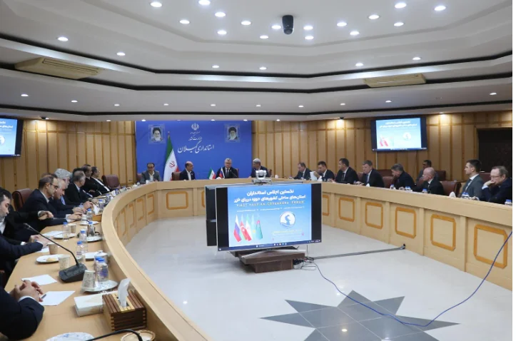 استاندار گیلان و رئیس آستراخان روسیه بر تقویت حملونقل دریایی و ریلی تأکید کردند