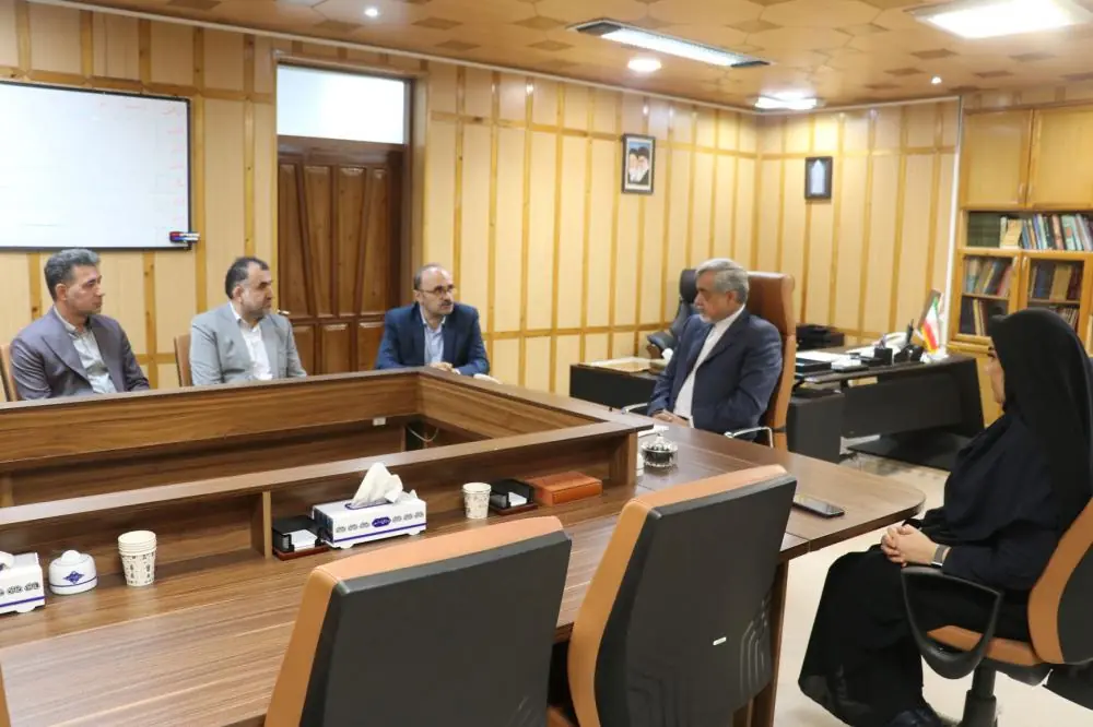 فرماندار رشت مدیر جدید شهرک صنعتی سپیدرود را معارفه و بر شناسنامهدار کردن واحدهای تولیدی تأکید کرد فرماندار رشت مدیر جدید شهرک صنعتی سپیدرود را معارفه و بر شناسنامهدار کردن واحدهای تولیدی تأکید کرد