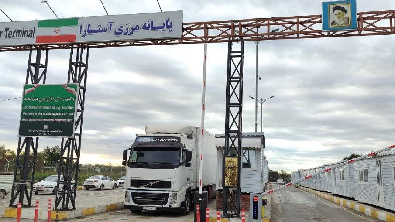 ترانزیت ۸۵۰ هزار تن کالا از گیلان ترانزیت ۸۵۰ هزار تن کالا از گیلان