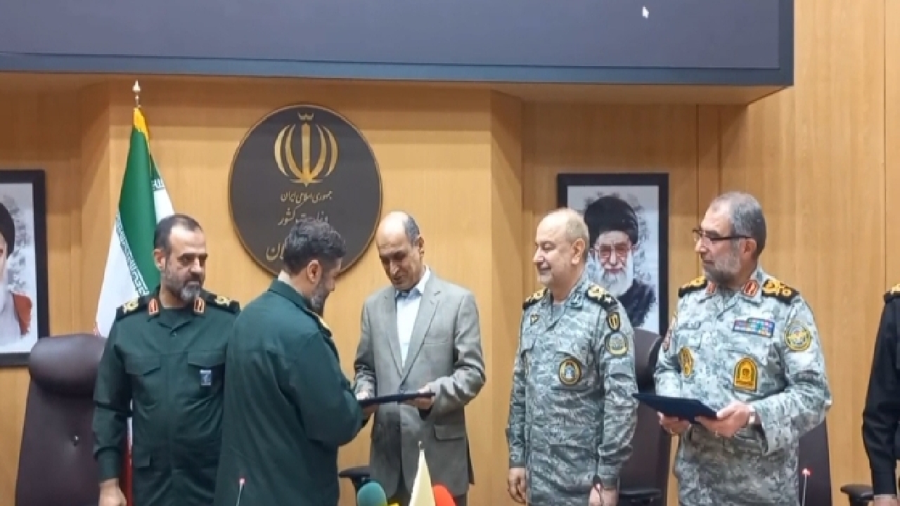 آیین تکریم و معارفه مدیرکل حفظ آثار و نشر ارزش‌های دفاع مقدس گیلان برگزار شد