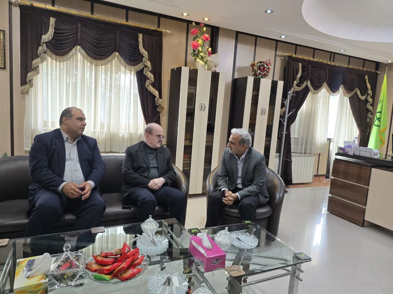 لاهوتی اعلام کرد:سازمان چای به قوت خود باقی می ماند اما تصدی ها را به بخش خصوصی واگذار خواهد کرد