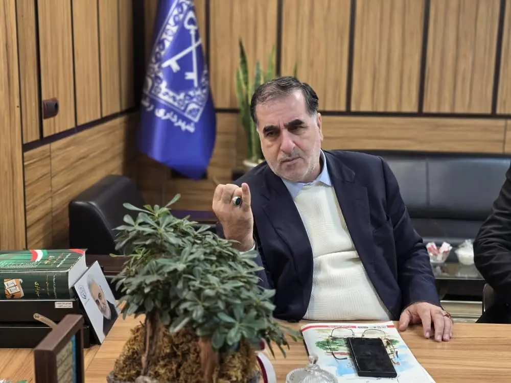 نشست با حضور شفیعی و شکیب برگزار شد نشست با حضور شفیعی و شکیب برگزار شد