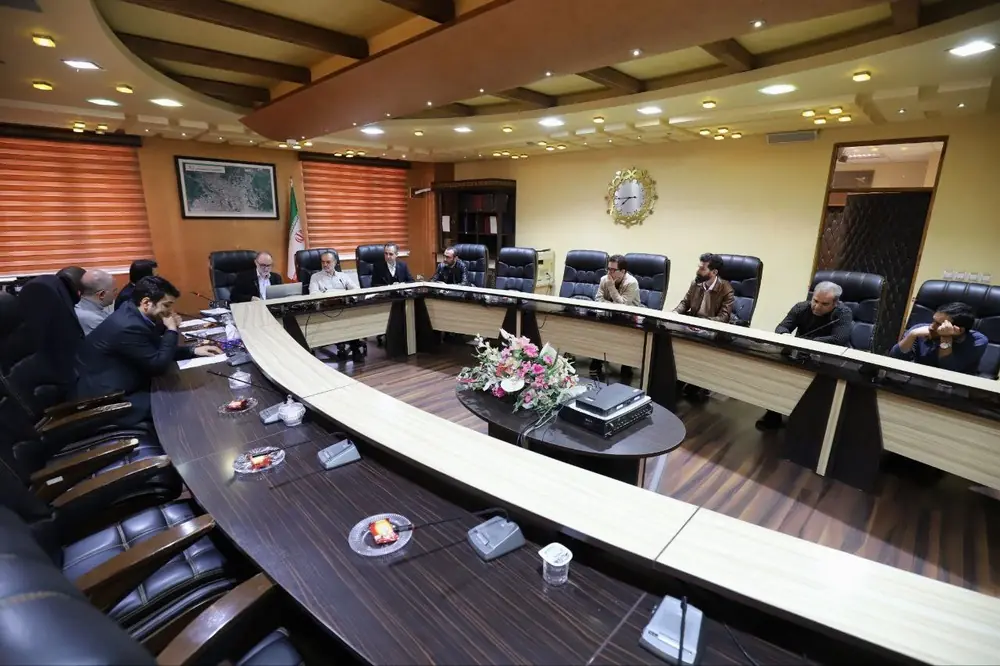 جلسه به ریاست دکتر کارگرنیا برگزار گردید