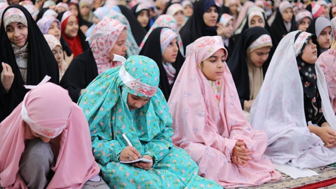 حضور بیش از ۷ هزار نوجوان گیلانی در مراسم اعتکاف حضور بیش از ۷ هزار نوجوان گیلانی در مراسم اعتکاف