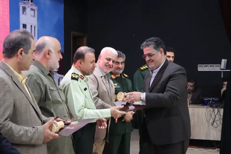 تجلیل از مدیرکل بنیاد مسکن گیلان به پاس نقش محوری در برگزاری کنگره ملی ۸۰۰۰ شهید استان