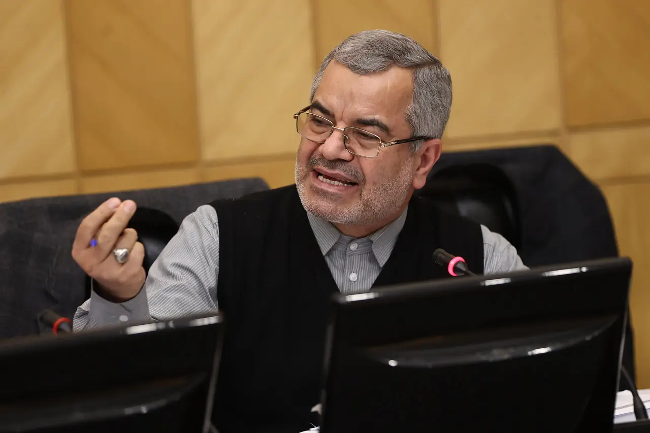 محمد رضا احمدی سنگر از اختصاص بیش از پنج میلیارد تومان اعتبار حمایتی به شهرداری‌های حوزه انتخابیه خبر داد