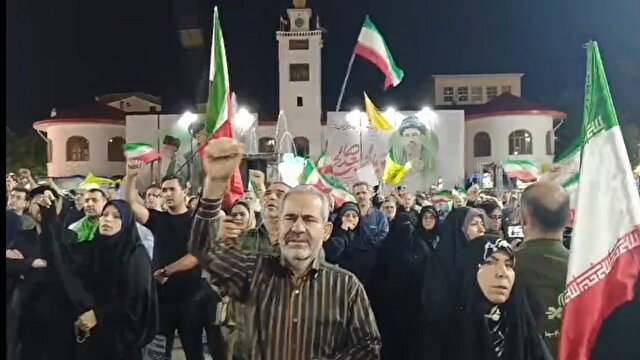 فریاد مرگ بر آمریکا و مرگ بر اسرائیل در اجتماع شبانه رشت + فیلم و تصاویر