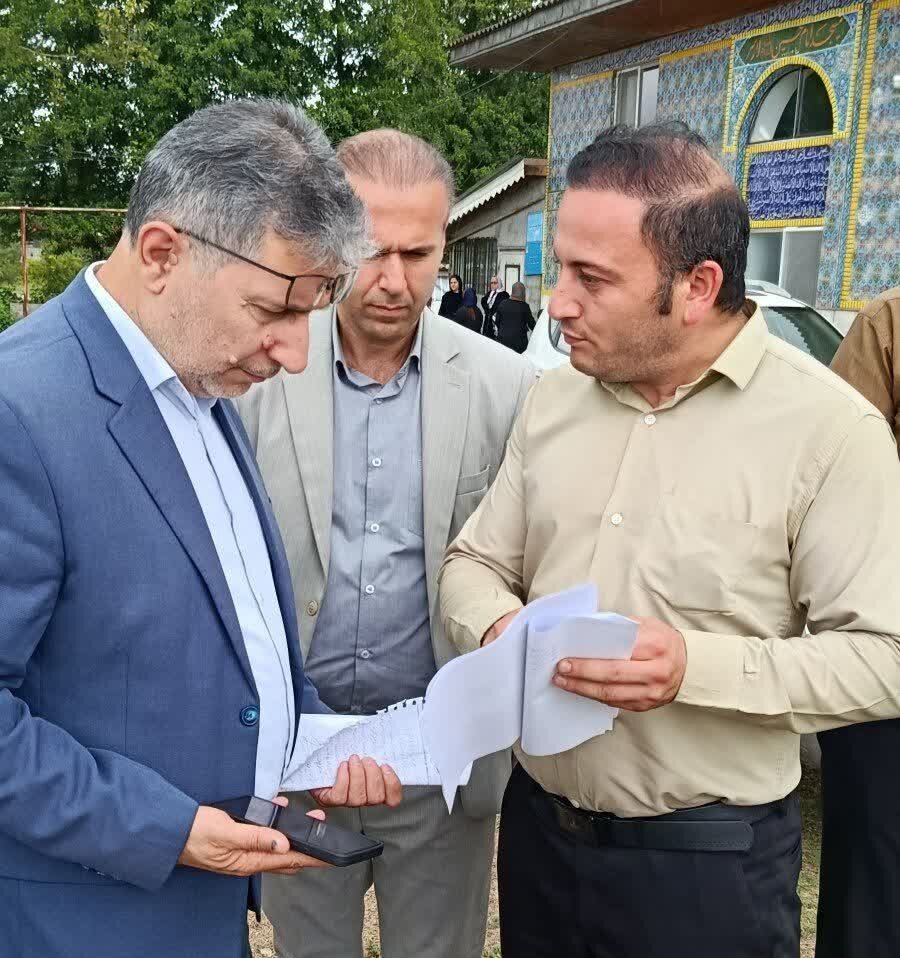 حضور فرماندار صومعه‌سرا در روستای لارسر برای بررسی مطالبات اهالی