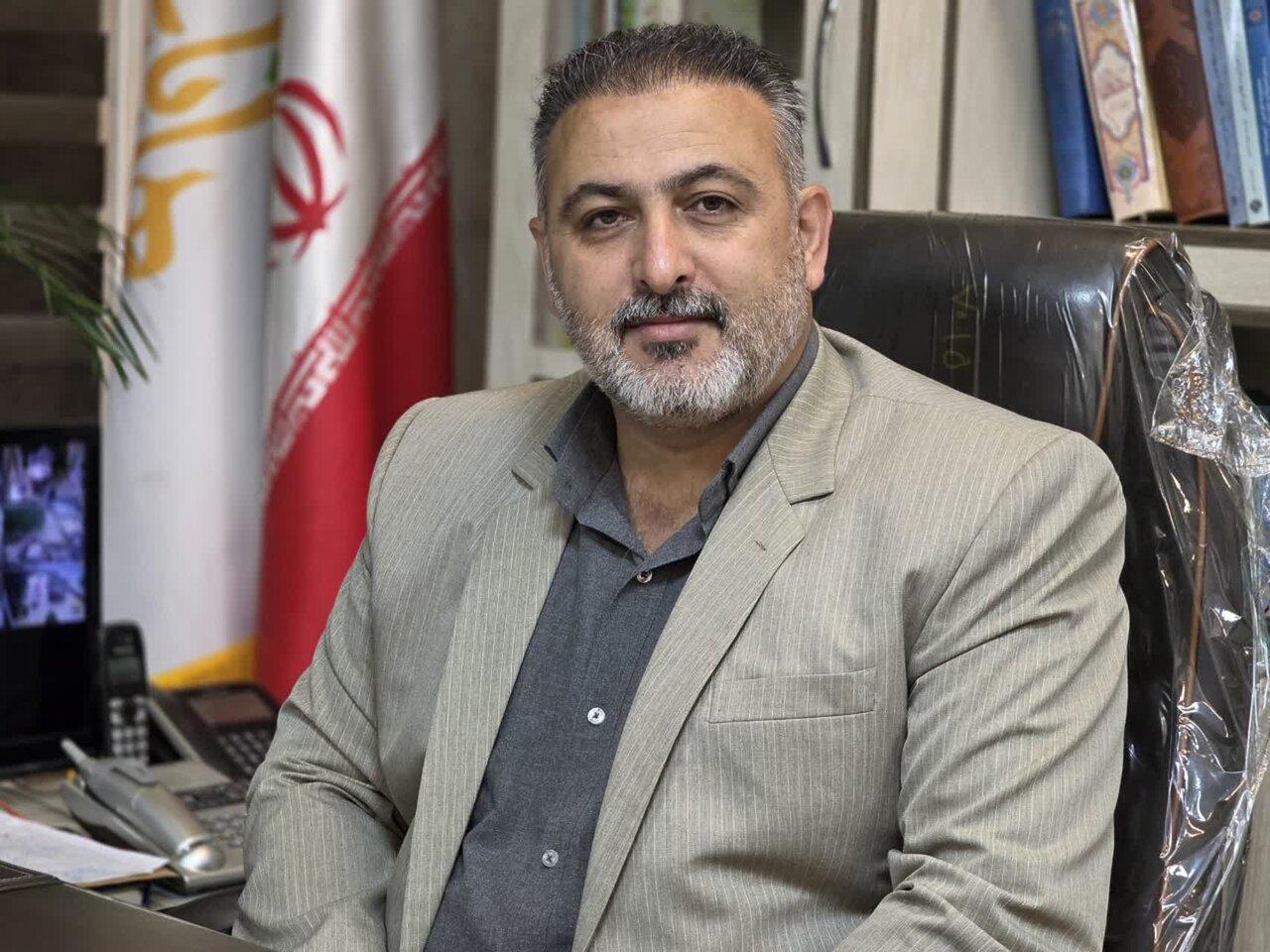 مجید حسن زاده شهردار کومله از بازسازی و تجهیزات پارک بهارنارنج کومله خبر داد