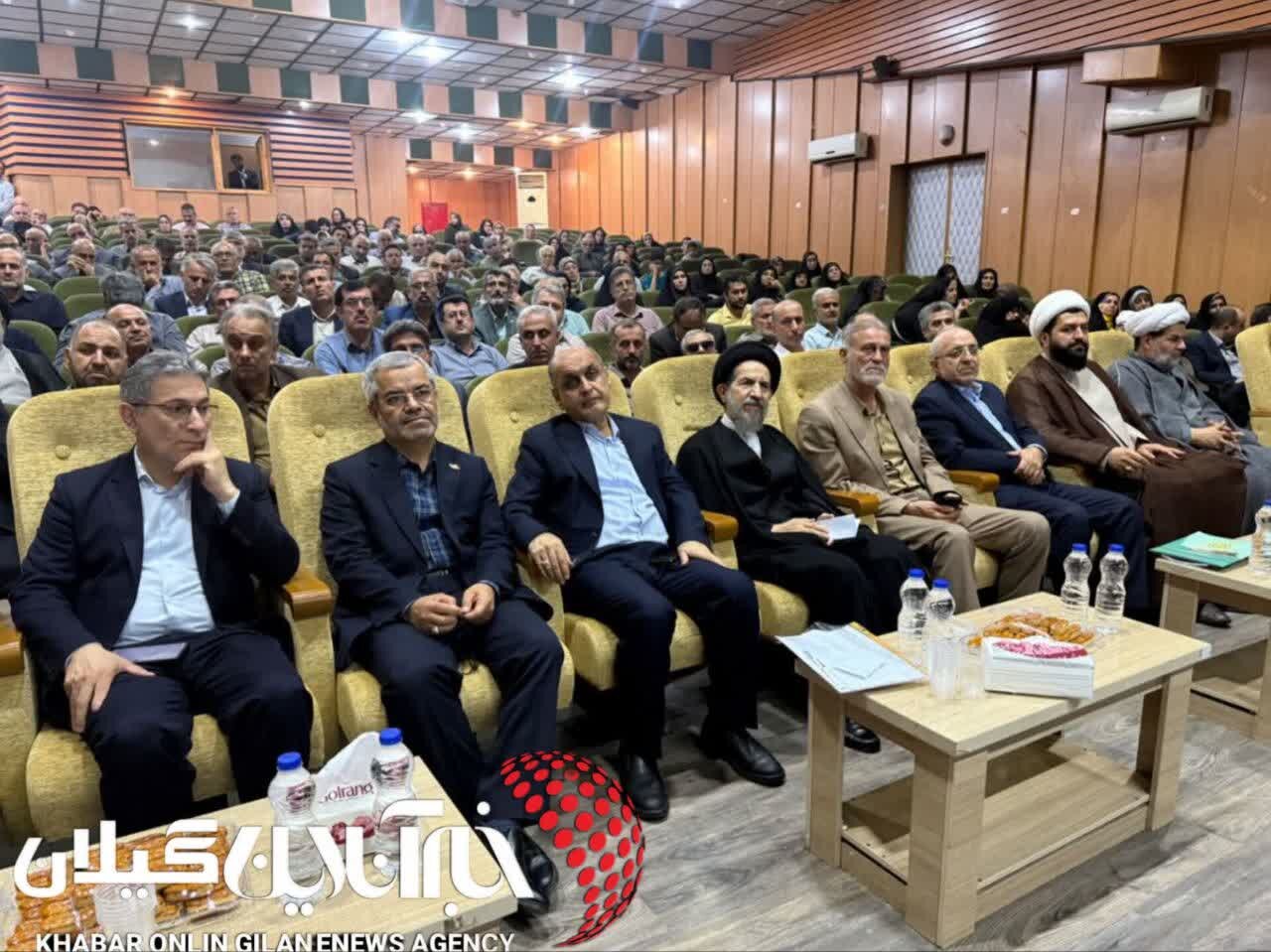 با حضور استاندار گیلان و امام جمعه موقت تهران:آزادگان سرافراز شهرستان صومعهسرا تجلیل شدند با حضور استاندار گیلان و امام جمعه موقت تهران:آزادگان سرافراز شهرستان صومعهسرا تجلیل شدند
