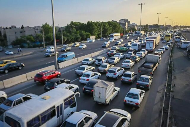 ترافیک در محور رشت به قزوین سنگین و پرحجم است