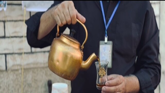 سقای عشق اربعین/ از چای عراقی تا پخت نان